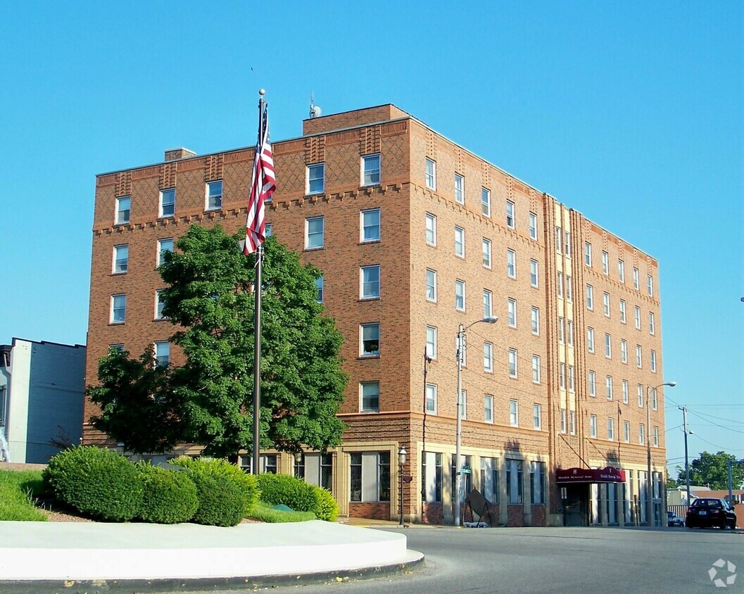 Primary Photo - Lofts on the Square (Senior 55+)