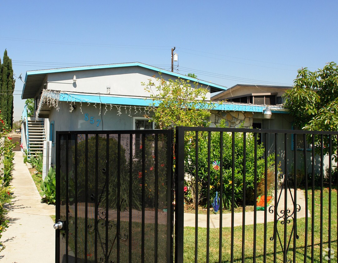 Primary Photo - 857 N Vineyard Ave