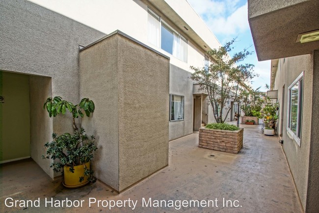 Building Photo - 1625 E Maple Ave
