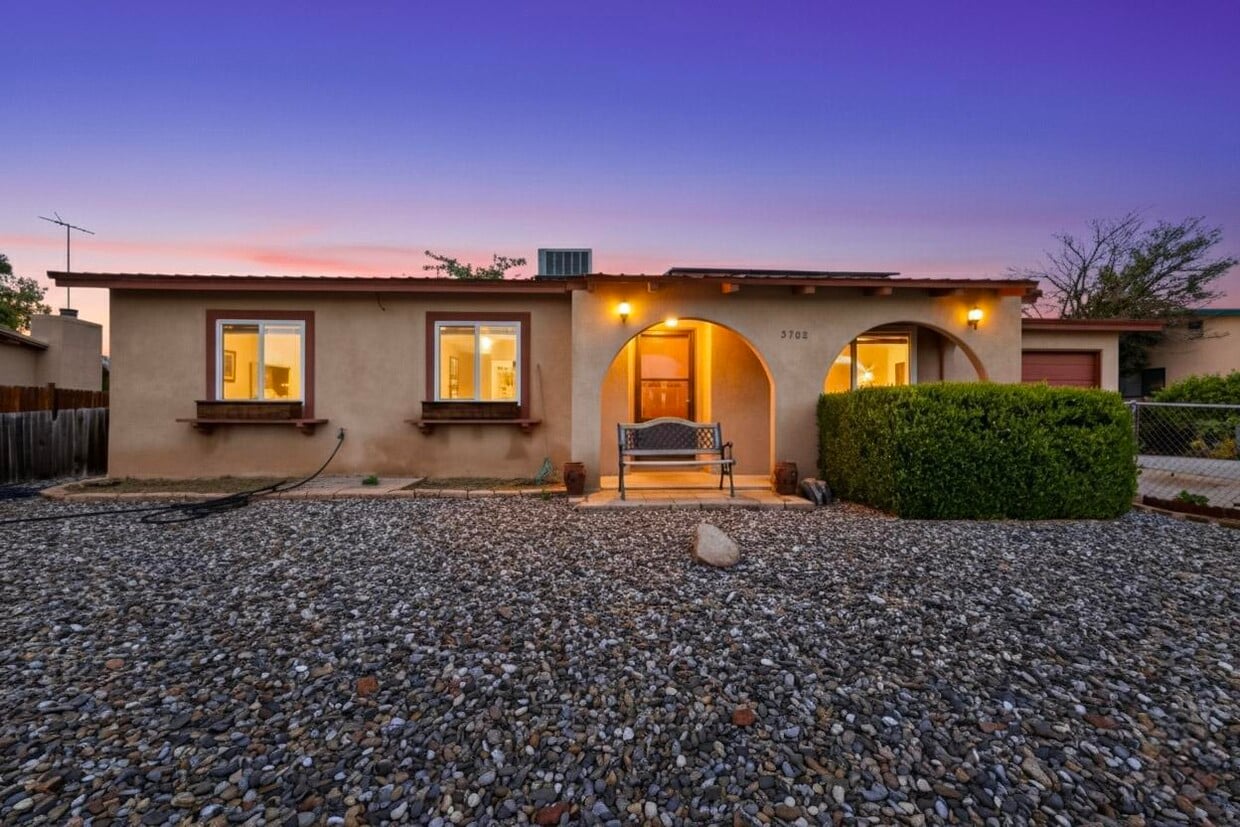 Foto principal - 2702 Avenida Del Sol