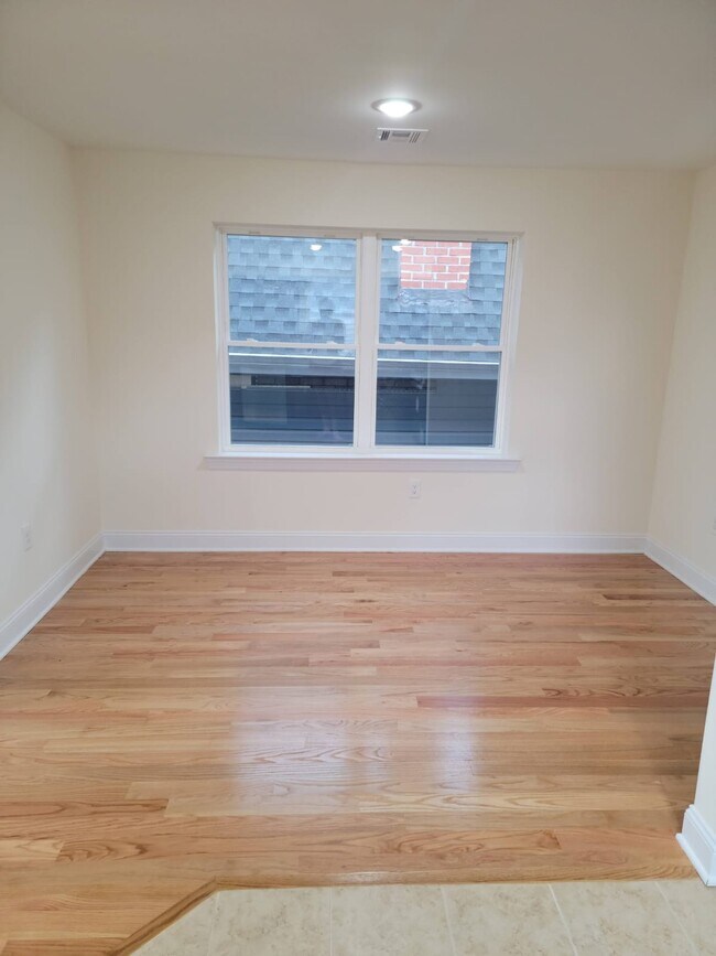 Comedor - 92 Schley St