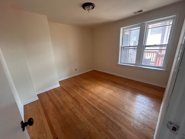 Foto del edificio - 6 Corners Apartment!