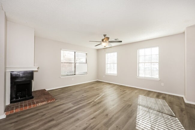 Foto del edificio - 829 Wyndham Pl