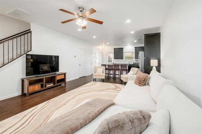 Foto del edificio - 726 Lost Pines Ln