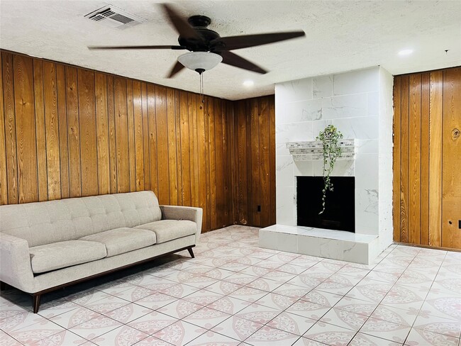 Foto del edificio - 17131 Hewing Dr