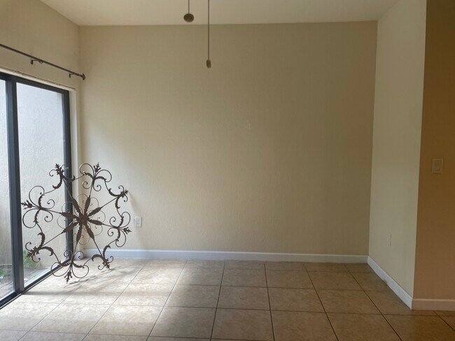 Foto del edificio - 755 SE 32nd Terrace