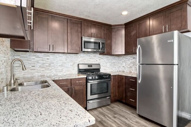 Building Photo - 2725 G St