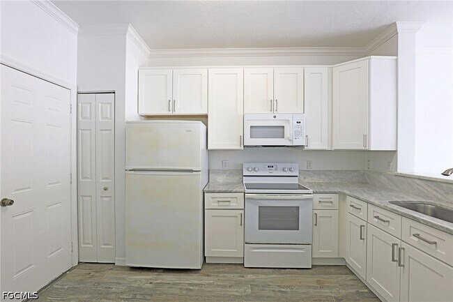 Foto del edificio - 3629 Pine Oak Cir