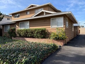 Building Photo - 1089 Oakmont Dr
