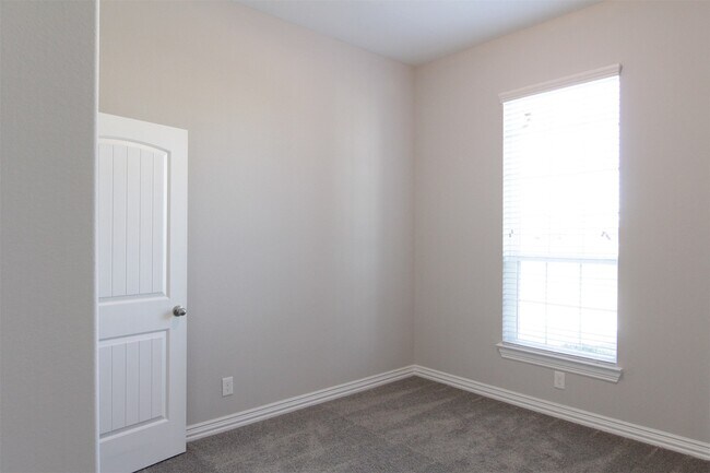 Foto del edificio - 31811 Dunham Lake Dr