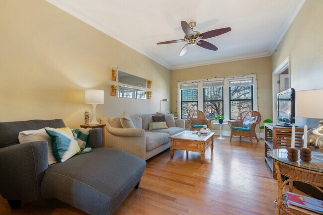 Foto del edificio - 741 W Waveland Ave