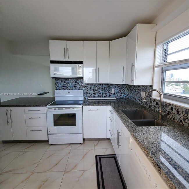 Foto del edificio - 16400 NE 17th Ave