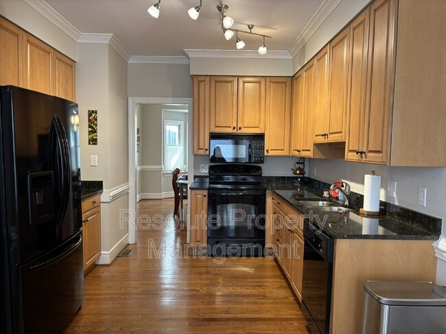 Foto del edificio - 7802 Coach House Ln