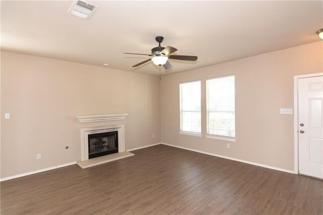 Foto del edificio - 2605 Summerwalk Pl