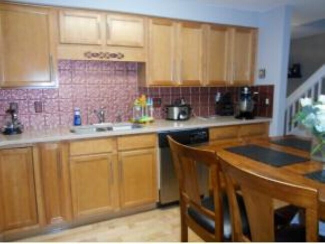 Foto del edificio - 912 White Birch Ln