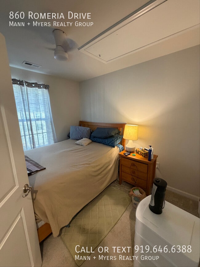 Building Photo - 860 Romeria Dr