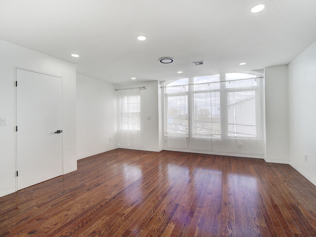 Foto del edificio - 8310 Newkirk Ave