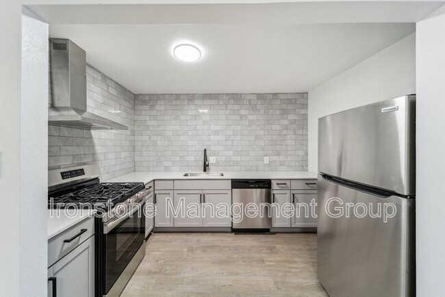 Foto del edificio - 4525 E 31st St