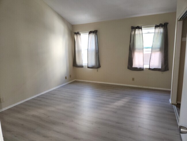 Main Bedroom - 1208 Roswell Ave