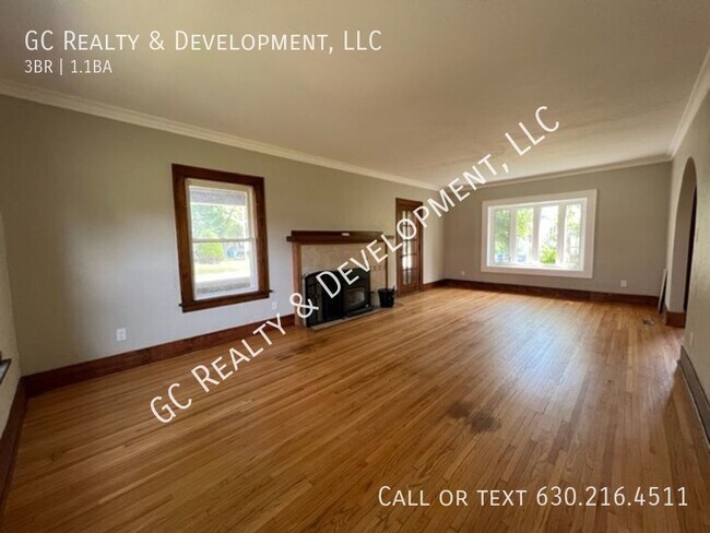 Foto del edificio - ***BRICK SFH / 3 BDRM / 1.5 BTH / SS APPL ...
