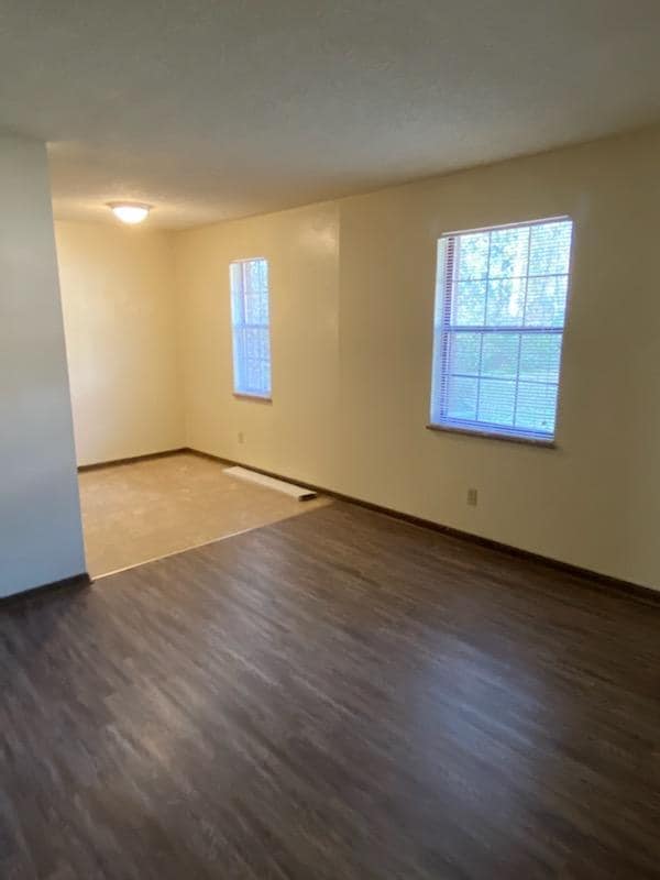 Building Photo - 127 Hillcrest Dr