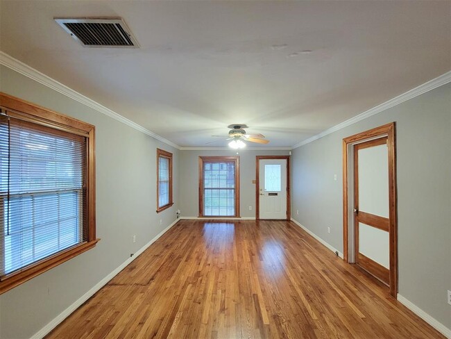 Foto del edificio - 810 E 28th St