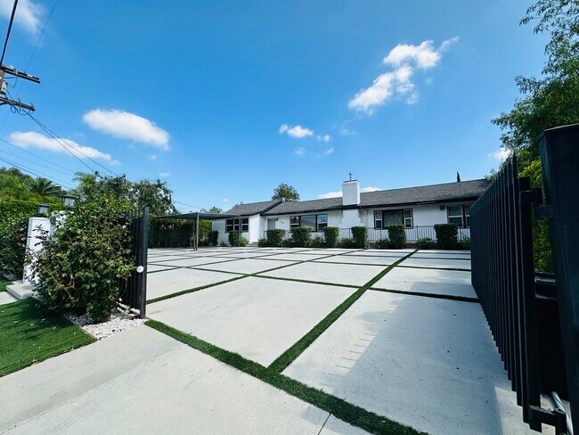 Foto del edificio - 5148 Otis Ave