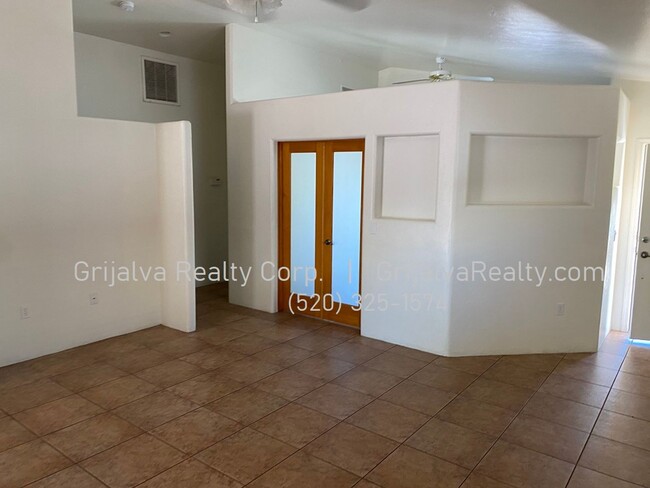 Foto del edificio - Lovely 2 BR, 2 BA House on the Westside (G...