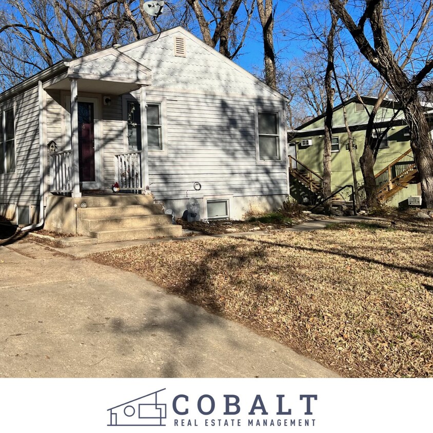 Foto principal - Updated 1 Bedroom Apartment – ½ Block from...