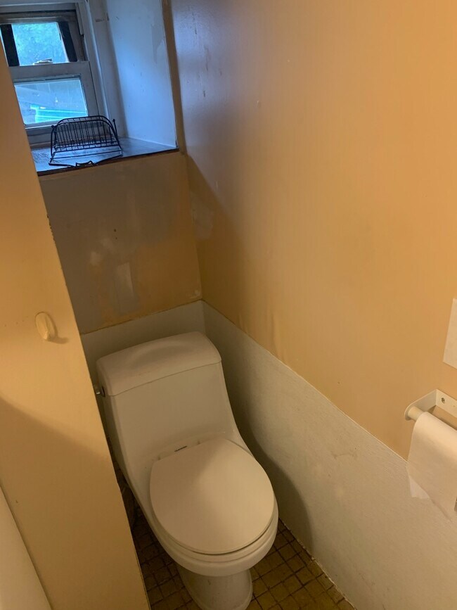Bathroom - 26 N 4th St