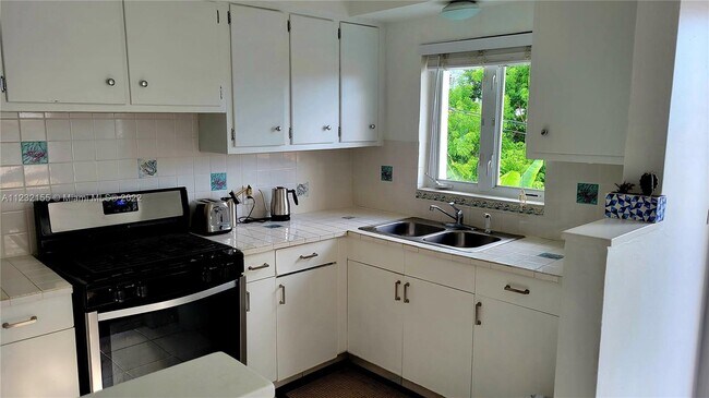 Foto del edificio - 630 79th St