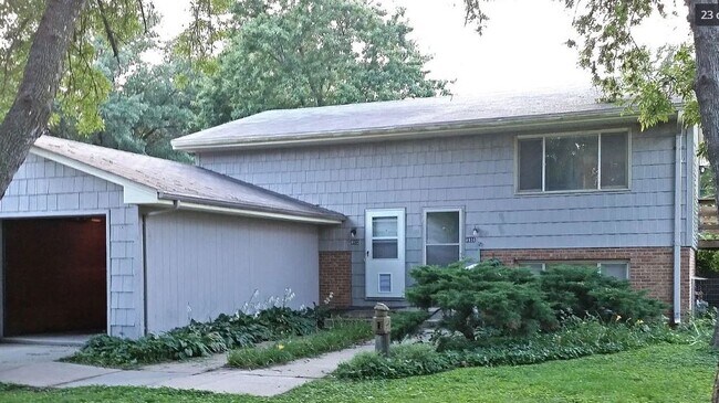 Foto del edificio - 4931 Ginny Ave