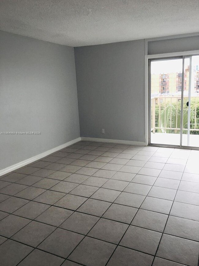 Foto del edificio - 801 NW 47th Ave