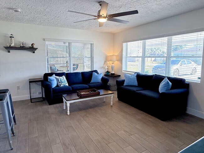 Foto del edificio - 5944 S Lockwood Ridge Rd