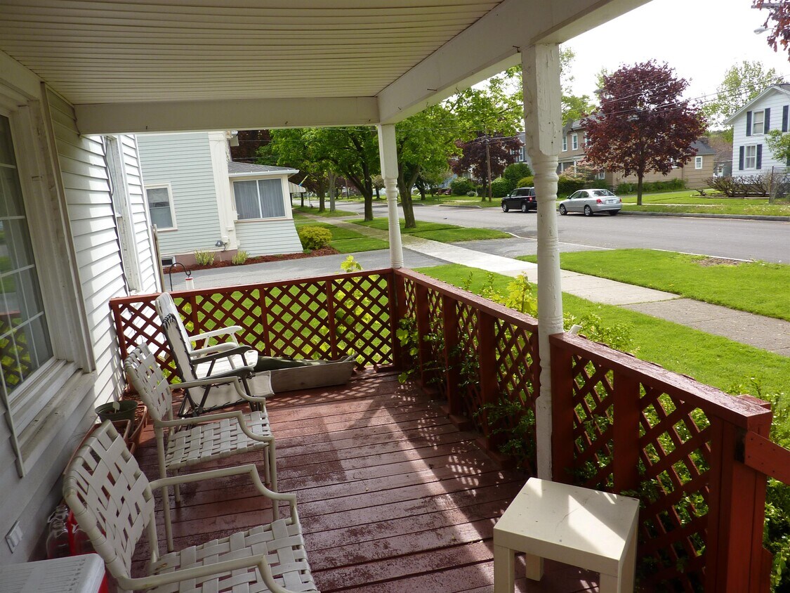 Primary Photo - 241 W Jackson St