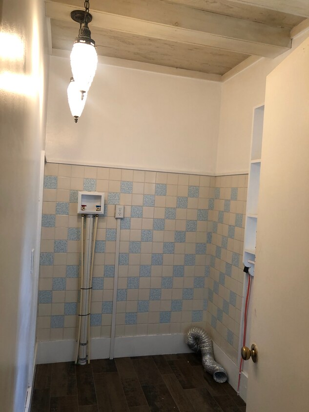 Laundry room - 522 Water Street
