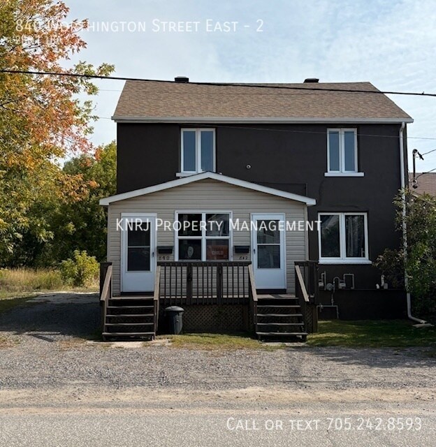 Photo principale - Two Bedroom Apartment (Second Floor)