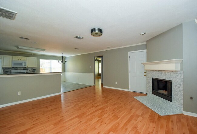 Building Photo - 26986 Crown Haven Dr