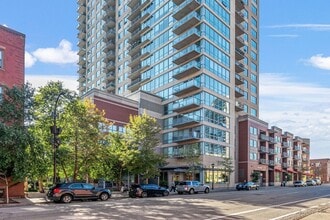 Building Photo - 929 Portland Ave S