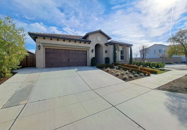 Foto del edificio - Beautiful 4 Bedroom Home In Clovis!