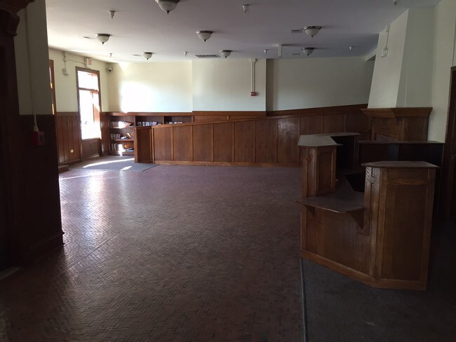 Foto del edificio - 200 N County St