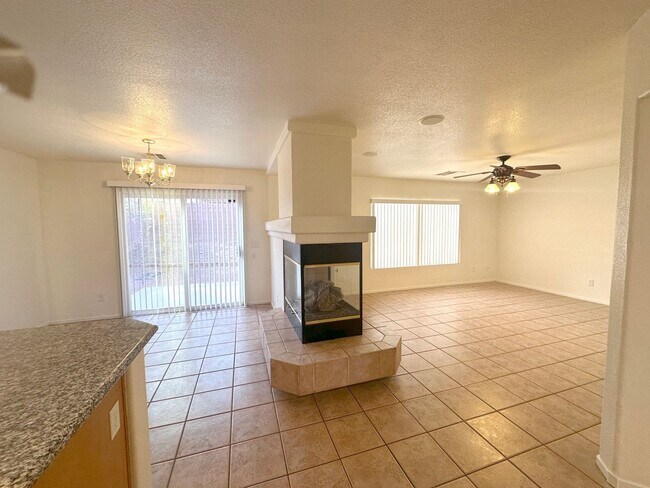 Foto del edificio - Beautiful SW Las Vegas Home. 3 beds plus l...