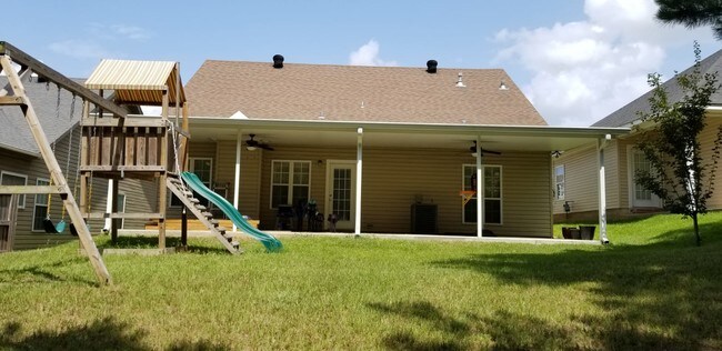 Foto del edificio - 2303 Desiree St