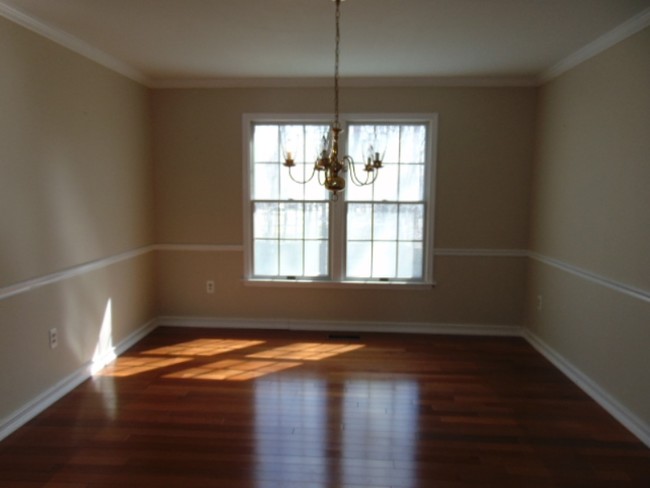 Building Photo - 1509 Peartree Ct