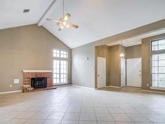 Building Photo - 1210 Berkeley Lake Ln
