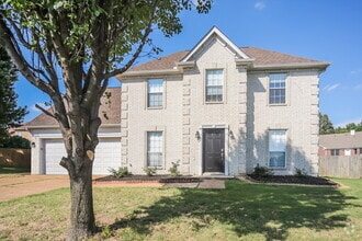 Building Photo - 5554 Lakefront Dr