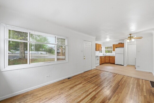 Building Photo - $1,695.95 - 2 Bed, 1 Bath Home in Denver with Spacious Fenced in Yard!