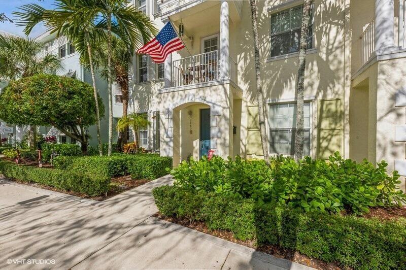 Primary Photo - 1463 Cades Bay Ave
