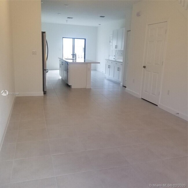 Building Photo - 1530 SW 29th St