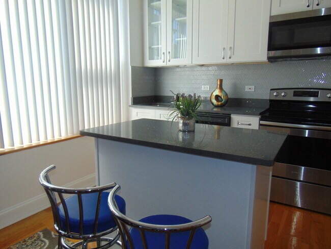 Foto del edificio - 4108 W Cermak Rd